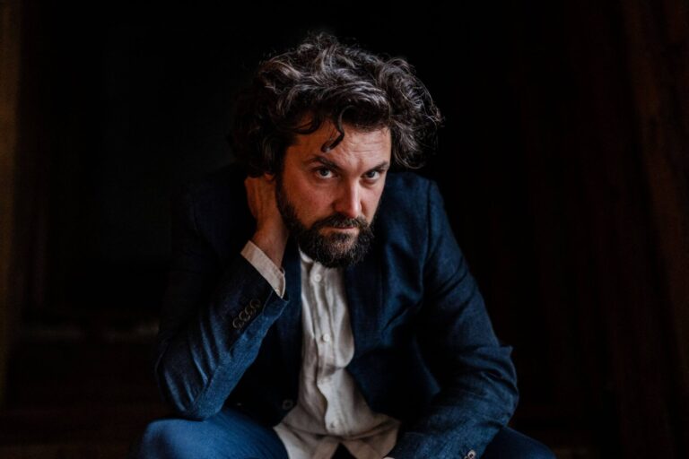 RJ Hoodooleen najavio live album sniman u jedinoj preživjeloj dvorani u Sisku nakon potresa