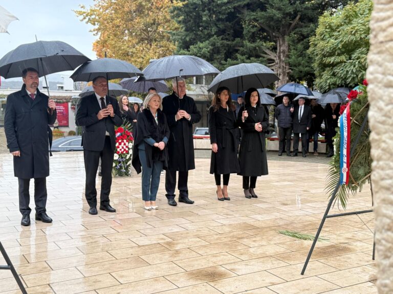 Čović u Grudama uz visoko izaslanstvo na obilježavanju Dana općine Grude, dana ŽZH i 33. obljetnici utemeljenja HZ HB: „Politički narod zna promišljati svoju budućnost i ima kulturu sjećanja“