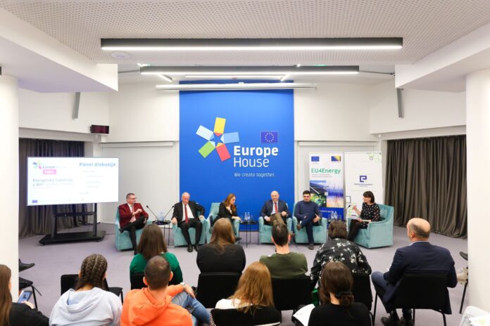 Sudionici interaktivne radionice o energetskoj tranziciji u BiH