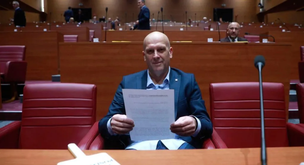 Ivica Kukavica protiv riječi hiljada