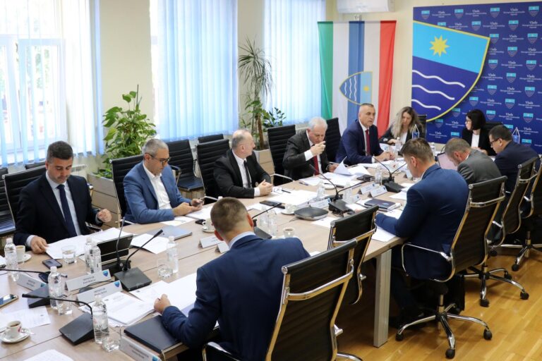 Sastanak Vlade HNŽ-a sa sindikatima zdravstvenih djelatnika