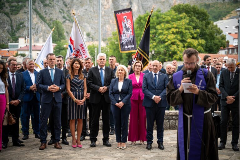 Trideset godina od operacije „Ljeto-95“: Predsjednik Čović s izaslanstvom u znak zahvale braniteljima za slobodu i opstojnost hrvatskoga naroda