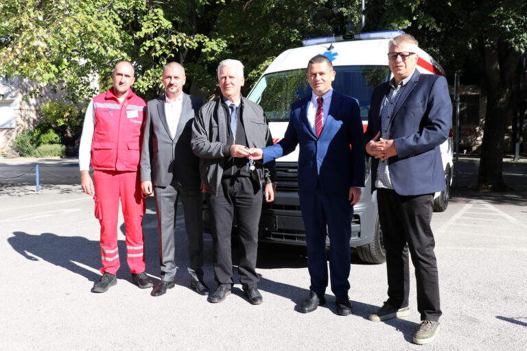 Županijska Vlada donirala novo vozilo hitne pomoći Domu zdravlja Stari grad Mostar
